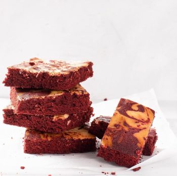 RED VELVET BROWNIE!These fudgy brownies are perfect for chocolate lovers! Rich and fudgy red vel